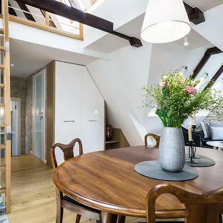 Elite Old Town Straganiarska