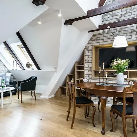 Elite Old Town Straganiarska Apartment